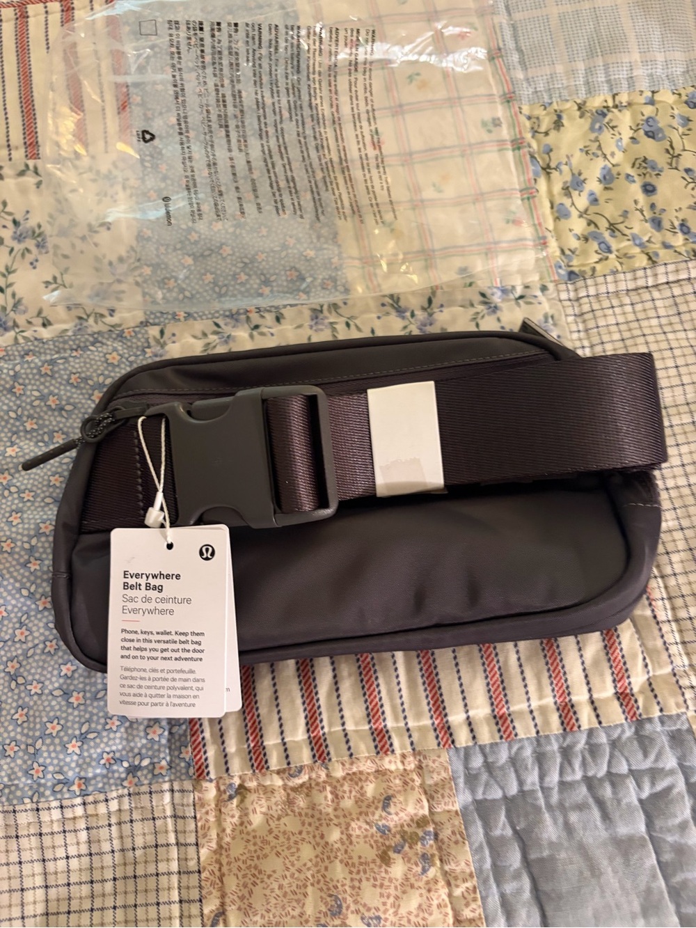 NWT, Lululemon Everywhere Belt Bag, 1L - Picture 2 of 3